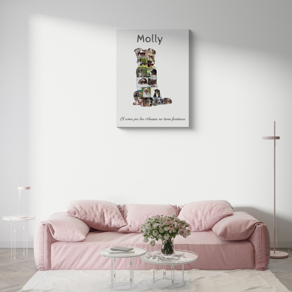 Collage de fotos en forma de pastor australiano sentado, con nombre y frase, sobre un sofá rosa en el salón.