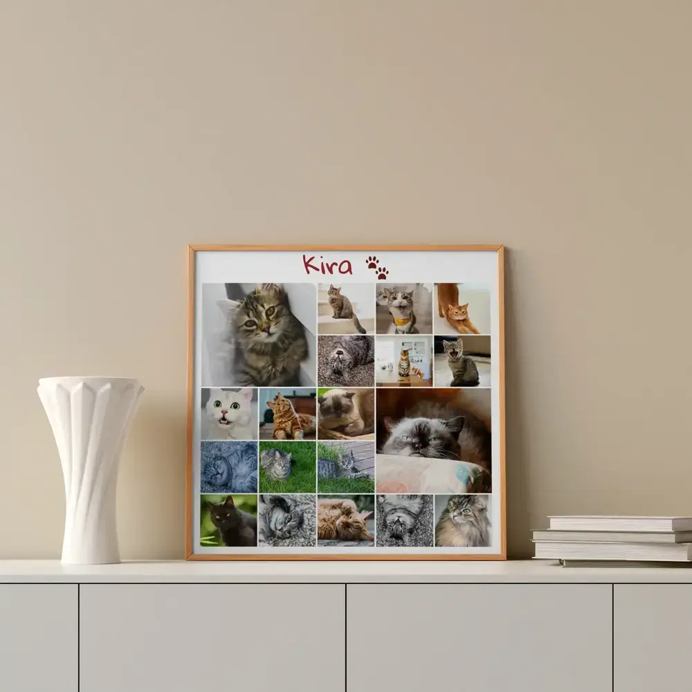 Collage vertical en recuerdo de un gato con nombre y huellas, en marco de madera sobre un aparador junto a un jarrón