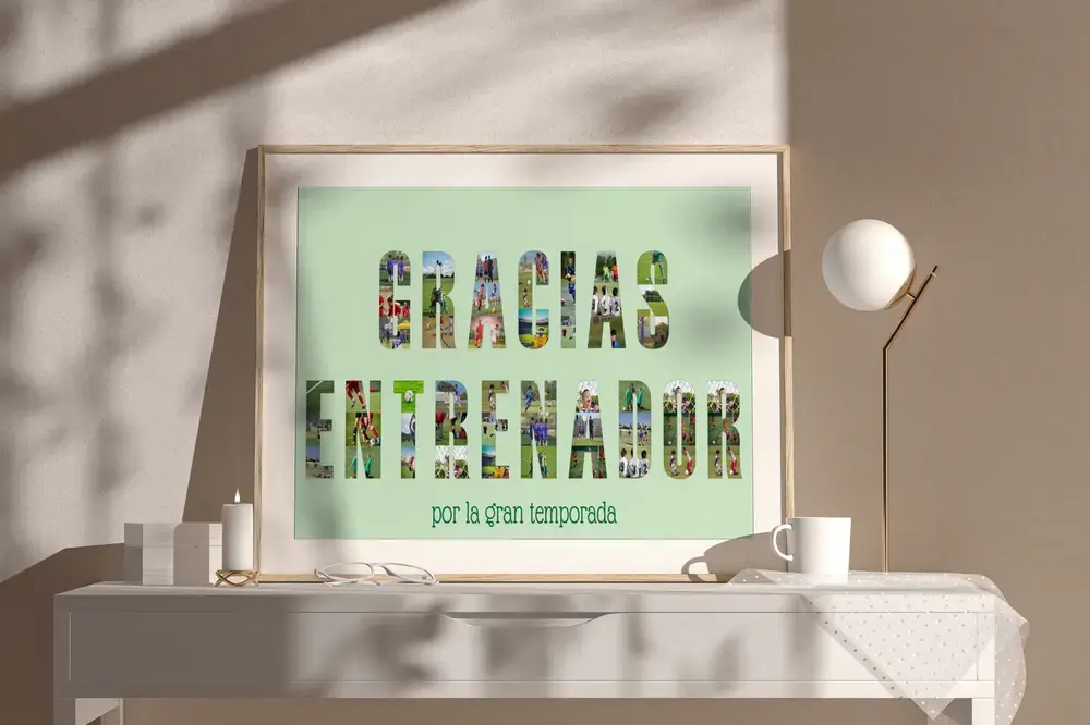 Collage de fotos en letras con dedicatoria para el entrenador, enmarcado sobre un aparador junto a una lámpara
