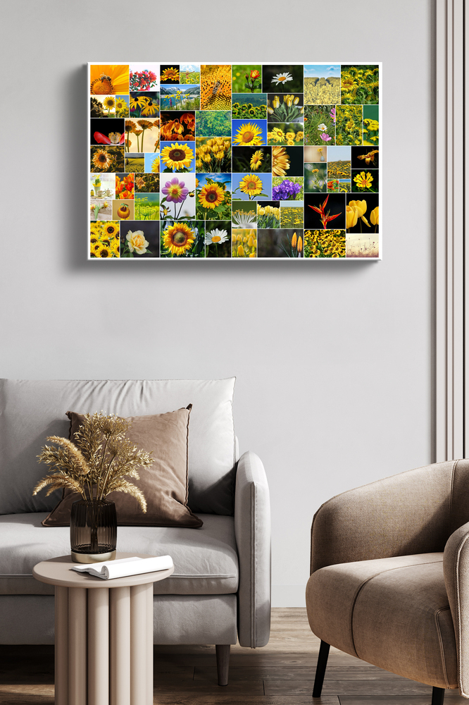 Póster sin marco con collage de girasoles y flores de colores, en una pared gris sobre una zona de estar
