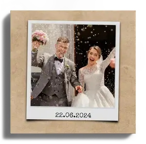 Crea un recuerdo único de boda en estilo Polaroid con fecha y dedicatoria 