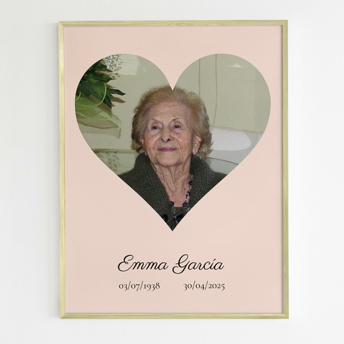 Collage de Recuerdo en Corazón Personaliza tu Homenaje Ahora