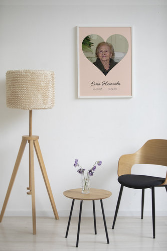 Collage de Recuerdo en Corazón Personaliza tu Homenaje Ahora